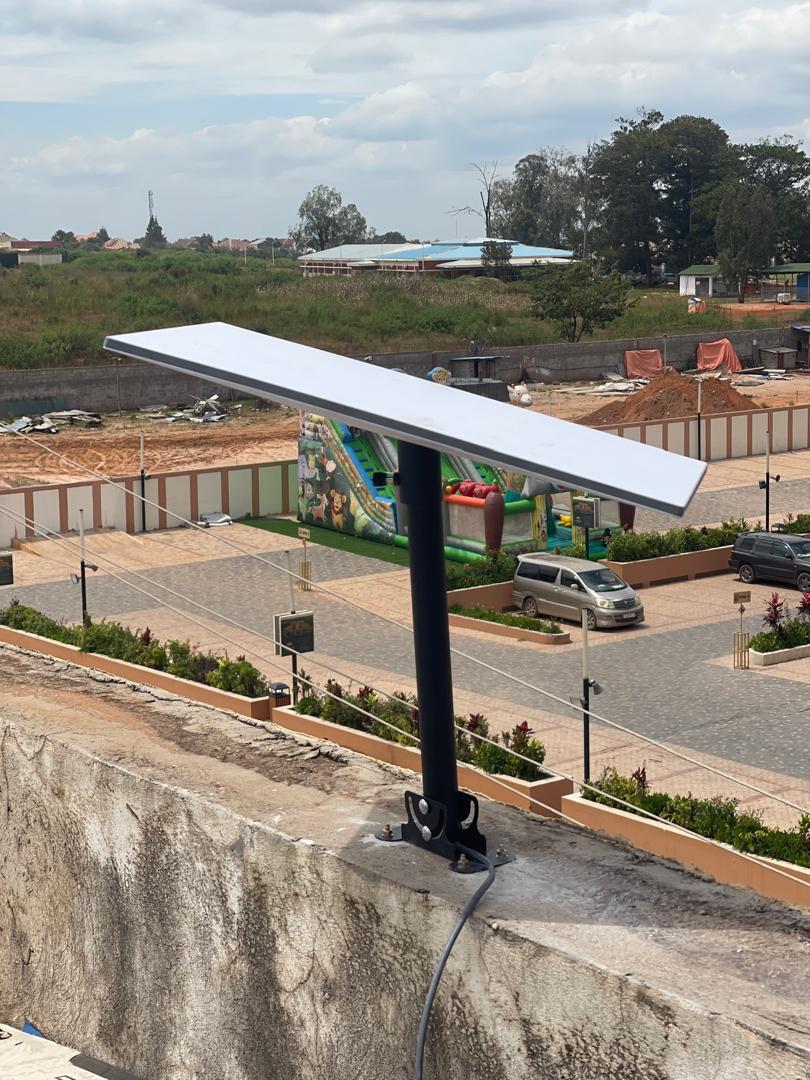 Pose et configuration d’une antenne Starlink standard sur site