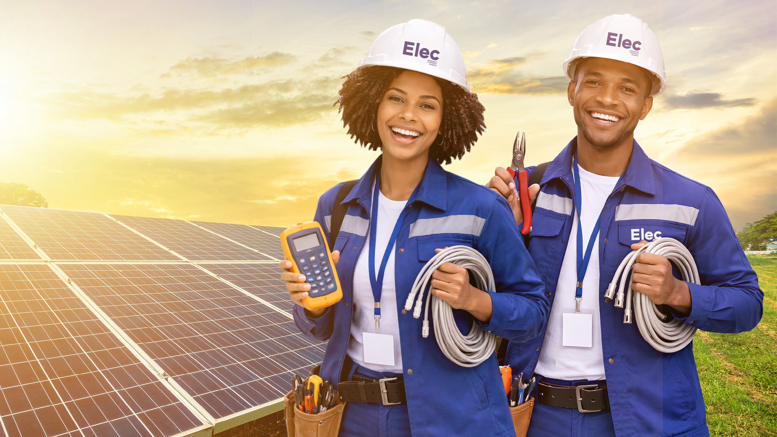 Équipe ELEC devant une installation solaire